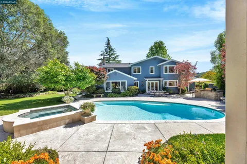 $2,895,000 | 75 Corte Yolanda, Moraga, CA 94556