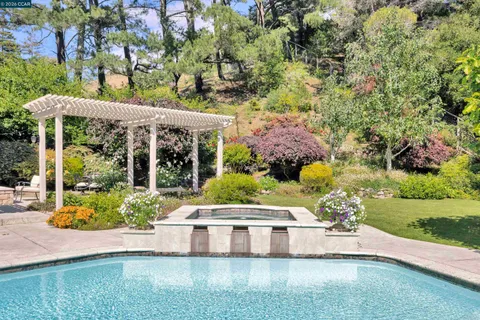 $2,895,000 | 75 Corte Yolanda, Moraga, CA 94556