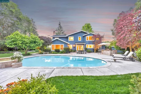 $2,895,000 | 75 Corte Yolanda, Moraga, CA 94556