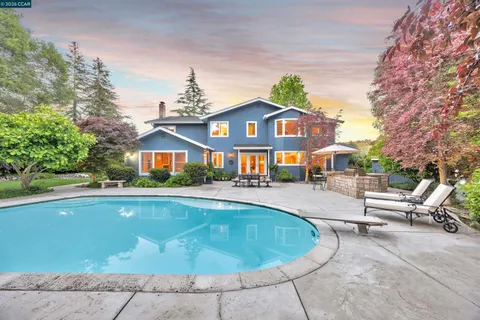 $2,895,000 | 75 Corte Yolanda, Moraga, CA 94556