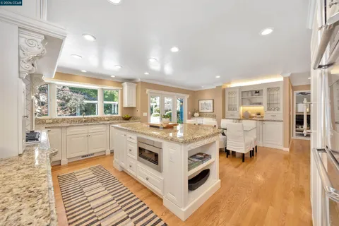 $2,895,000 | 75 Corte Yolanda, Moraga, CA 94556