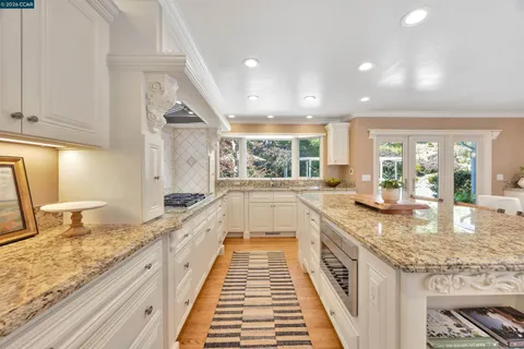 $2,895,000 | 75 Corte Yolanda, Moraga, CA 94556