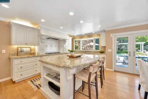 $2,895,000 | 75 Corte Yolanda, Moraga, CA 94556