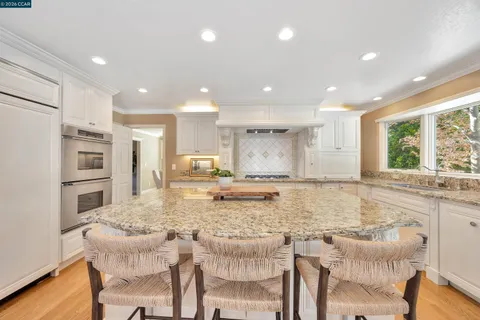 $2,895,000 | 75 Corte Yolanda, Moraga, CA 94556