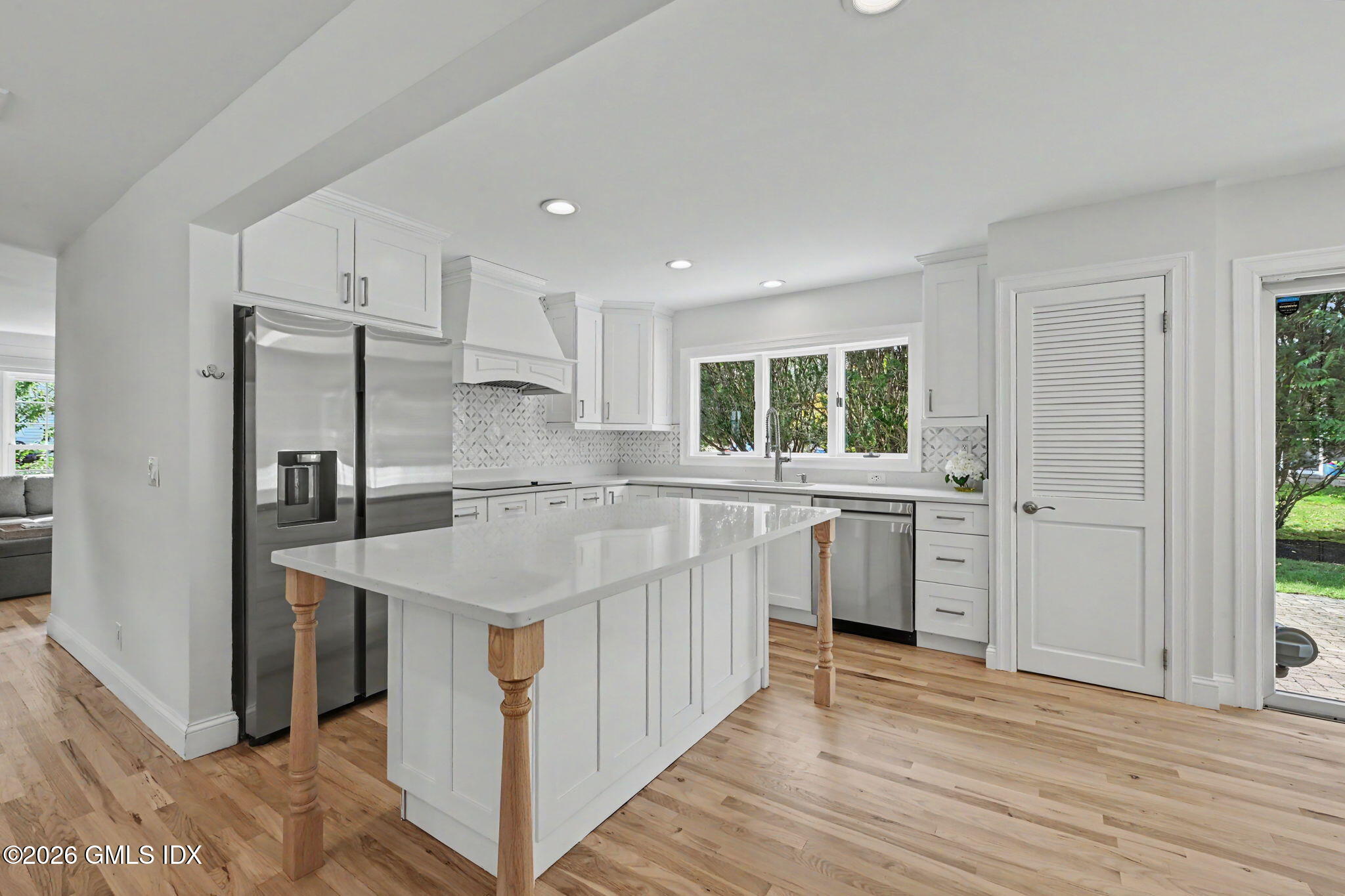 39 Sunshine Avenue Riverside, CT 06878 - Photo 8 of 20 Kitchen