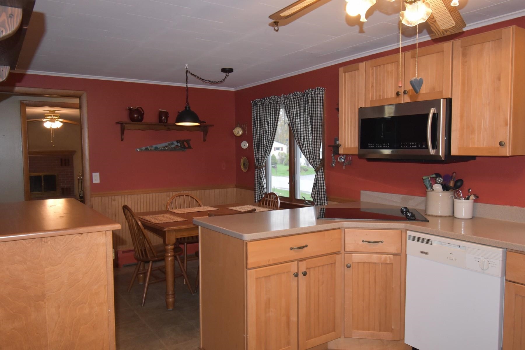 6 Foster Place Rutland, VT 05701 - Photo 13 of 38