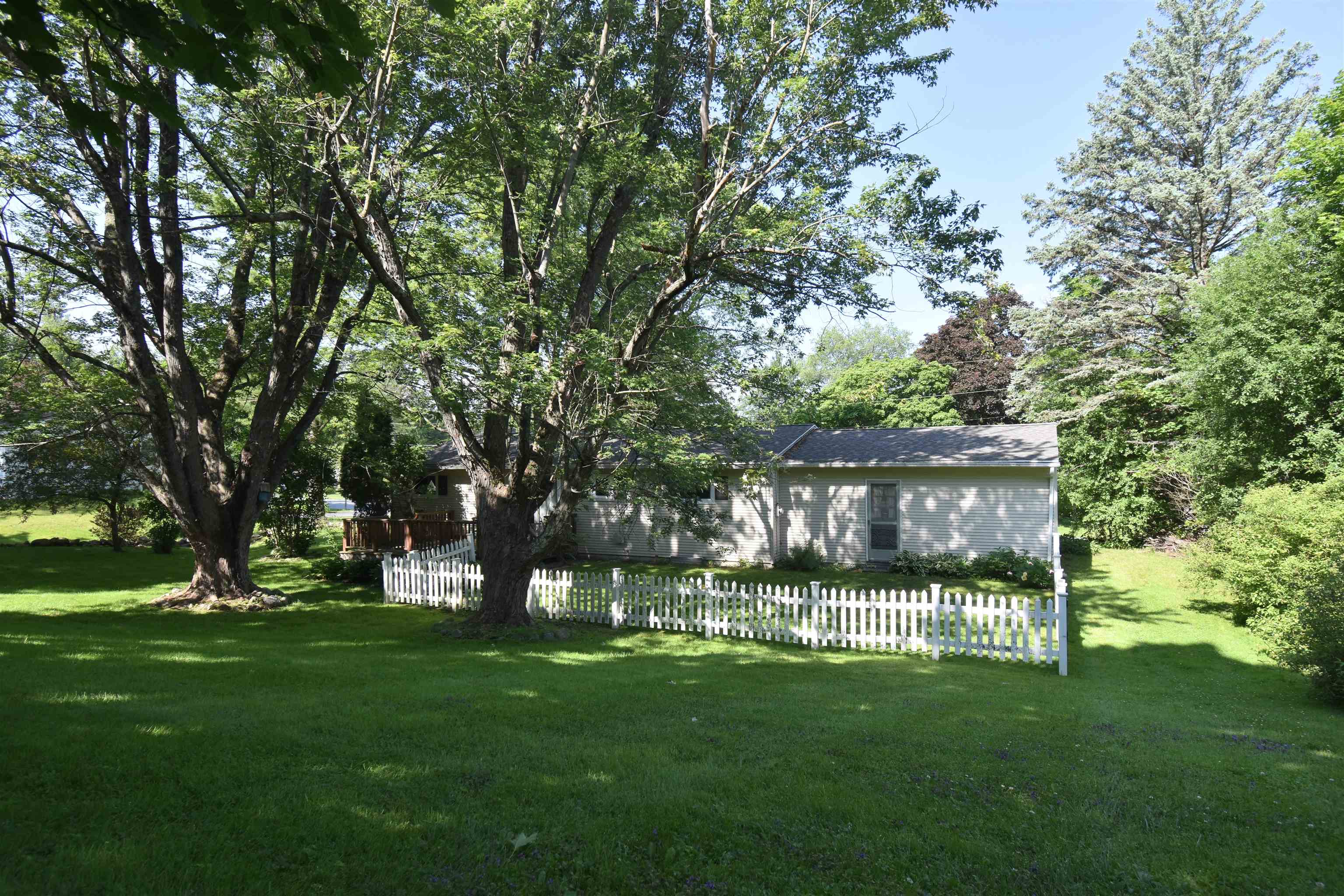 6 Foster Place Rutland, VT 05701 - Photo 3 of 38