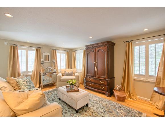 91 Tallant Road Pelham, NH 03076 - Photo 18 of 35