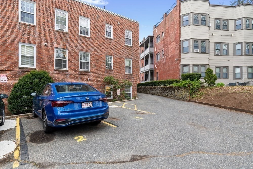 39 Commonwealth Avenue, Unit 11 Newton, MA 02467 - Photo 14 of 19