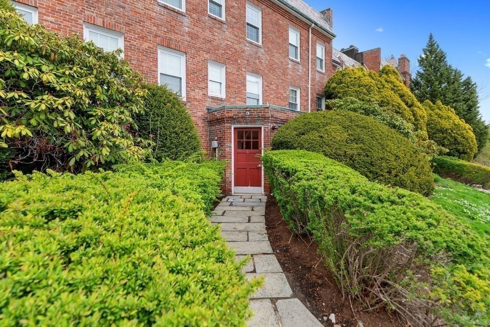 39 Commonwealth Avenue, Unit 11 Newton, MA 02467 - Photo 17 of 19