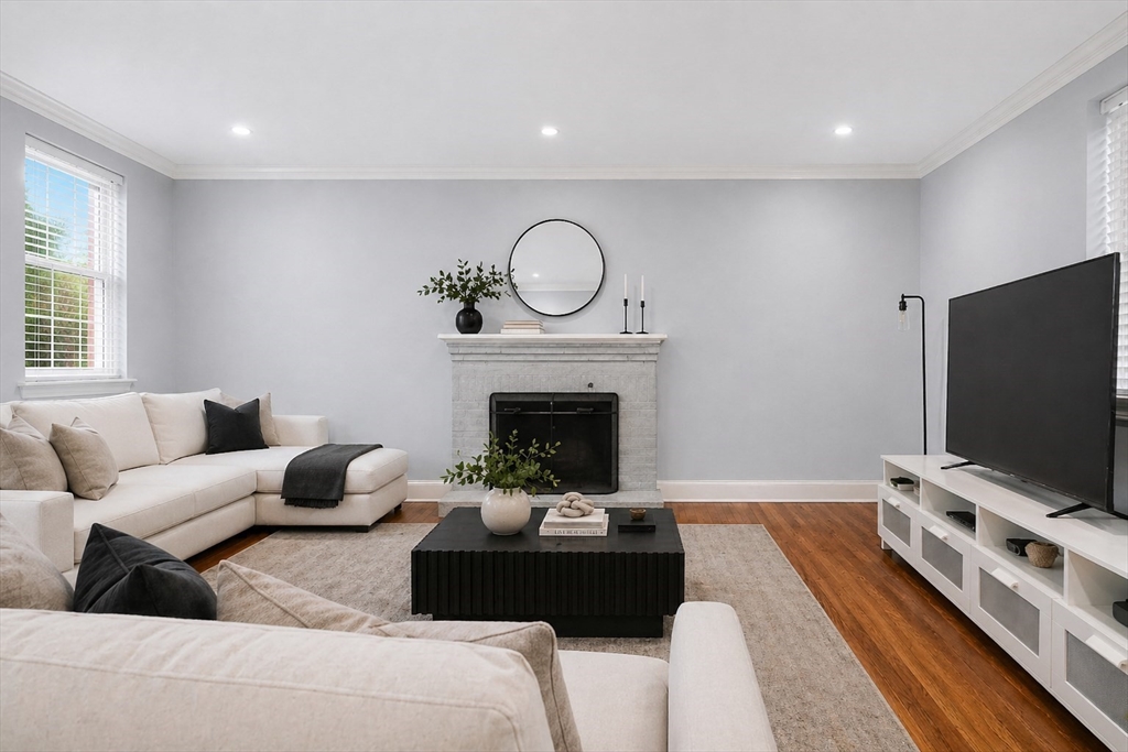 39 Commonwealth Avenue, Unit 11 Newton, MA 02467 - Photo 3 of 19