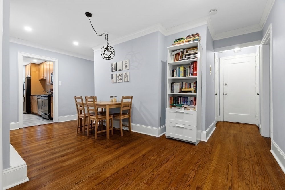 39 Commonwealth Avenue, Unit 11 Newton, MA 02467 - Photo 5 of 19