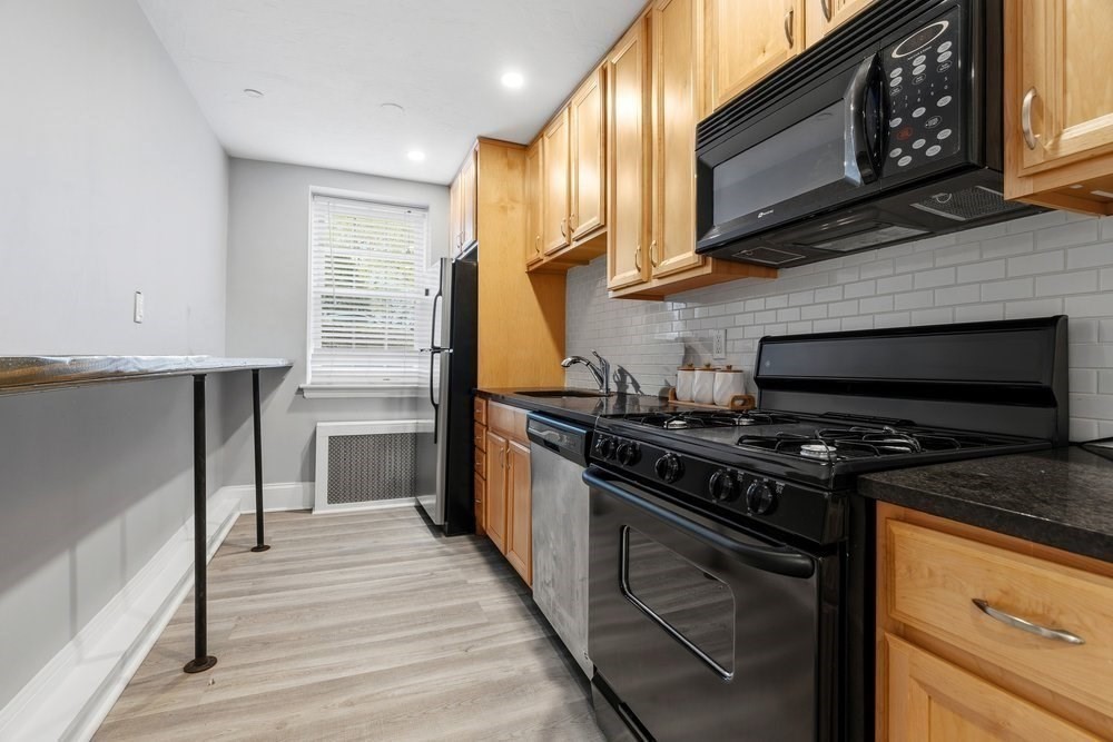 39 Commonwealth Avenue, Unit 11 Newton, MA 02467 - Photo 7 of 19