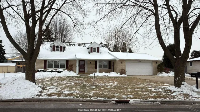 $599,900 | 2045 Kassner Drive, Green Bay, WI 54304