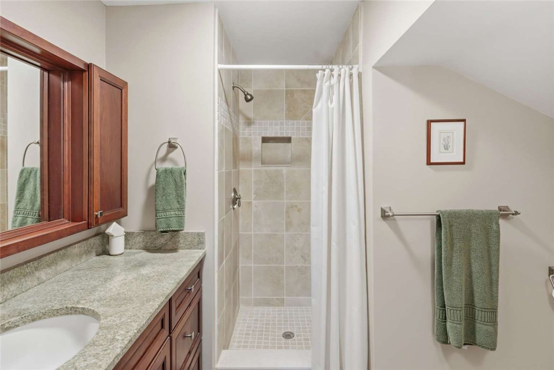 6 Howe Avenue, Unit 8 Newport, RI 02840 - Photo 19 of 20