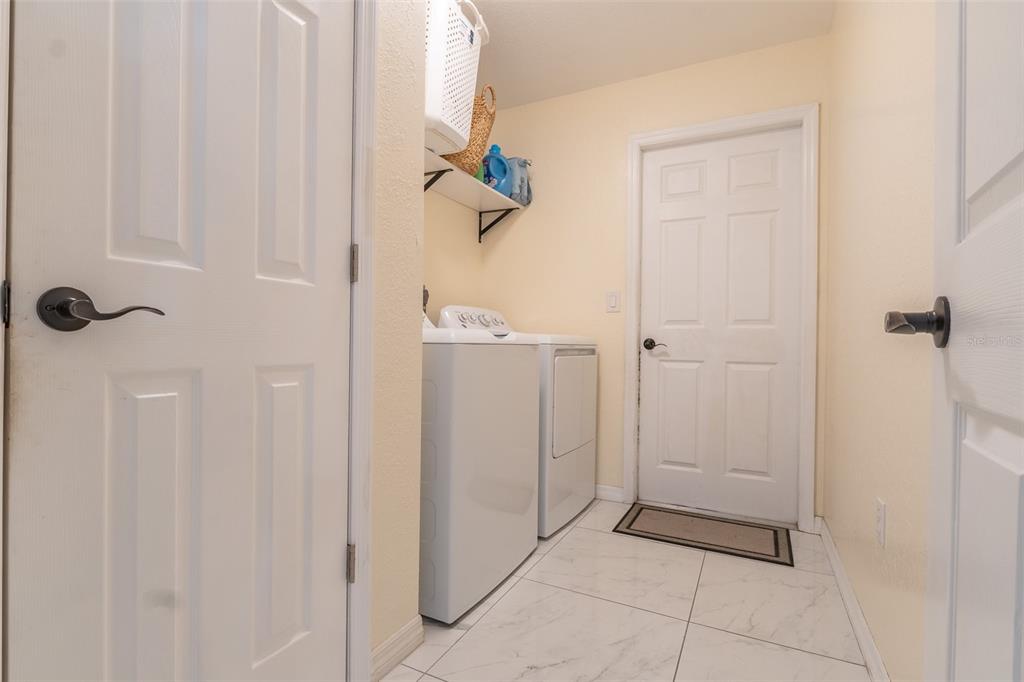 930 Hicks Road Lakeland, FL 33813 - Photo 10 of 22