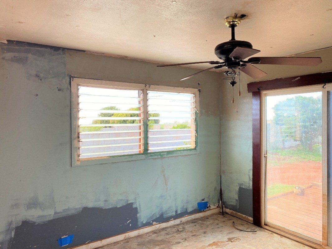 4825 Moi Road Hanapepe, HI 96716 - Photo 8 of 14 a view of a window and an empty room