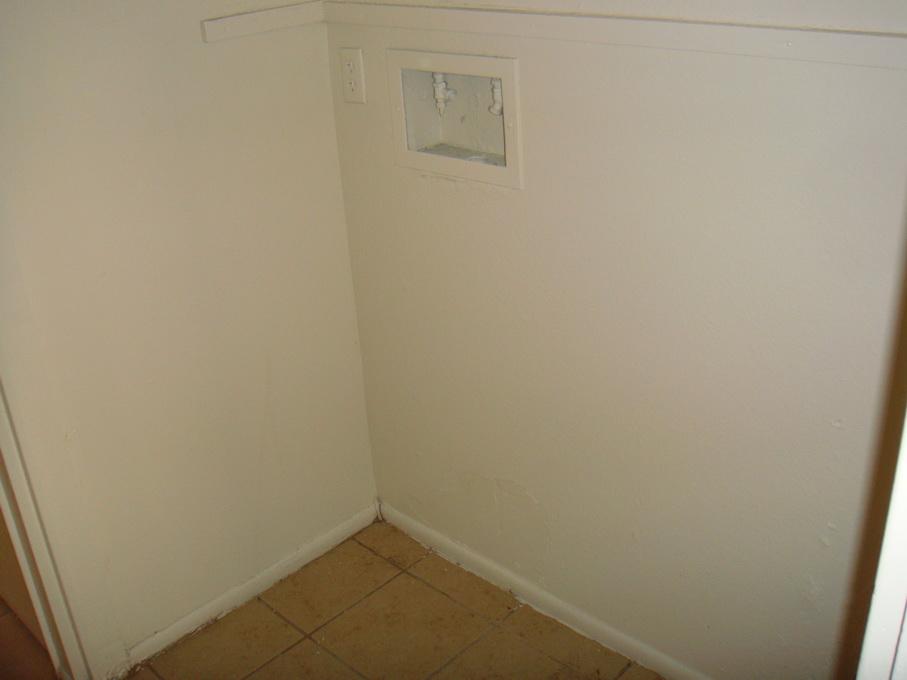 3605 West Bethany Home Road, Unit 24 Phoenix, AZ 85019 - Photo 5 of 13 laundry area