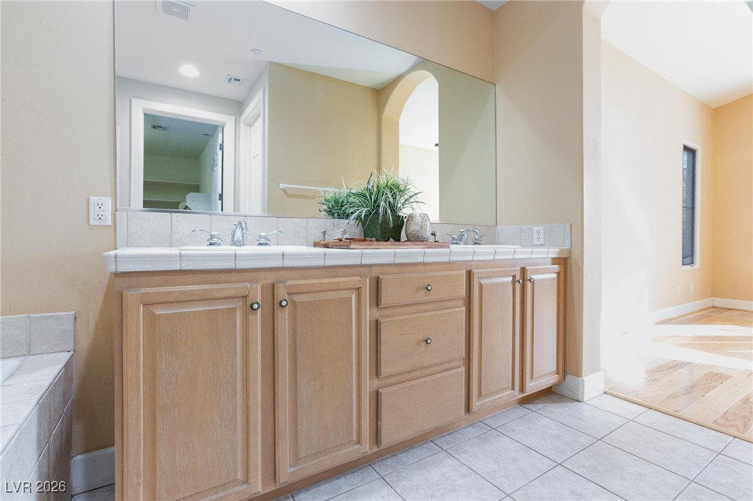 10 Strada Principale Henderson, NV 89011 - Photo 25 of 46