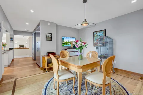 $3,595,000 | 35 Sunview Drive, Glen Cove, NY 11542