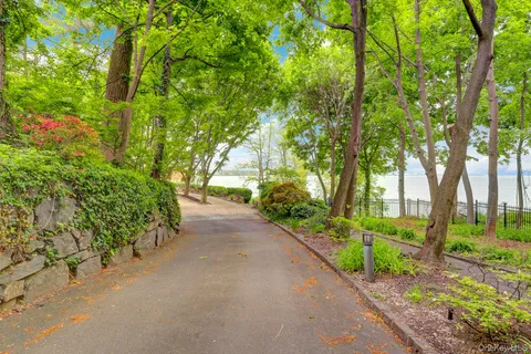 $3,595,000 | 35 Sunview Drive, Glen Cove, NY 11542