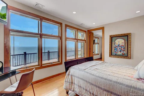 $3,595,000 | 35 Sunview Drive, Glen Cove, NY 11542