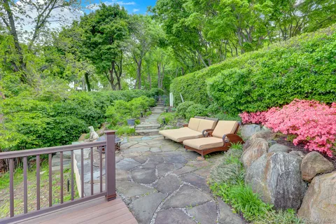 $3,595,000 | 35 Sunview Drive, Glen Cove, NY 11542