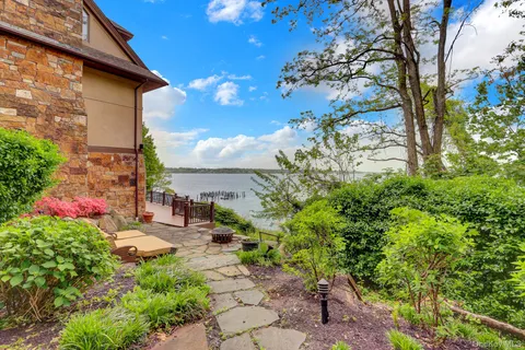 $3,595,000 | 35 Sunview Drive, Glen Cove, NY 11542