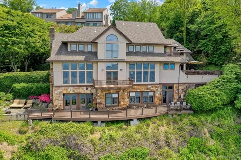 $3,595,000 | 35 Sunview Drive, Glen Cove, NY 11542