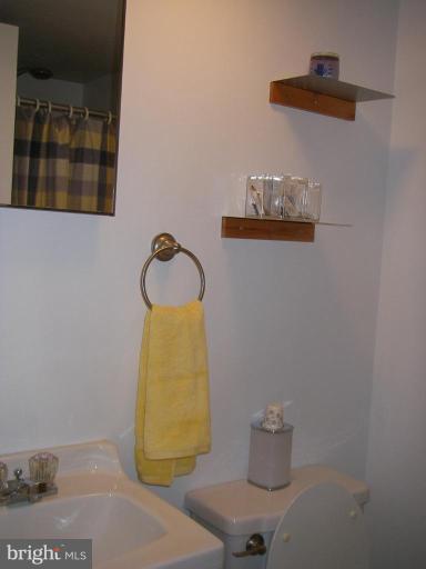 2338 Hunters Square Court Reston, VA 20191 - Photo 19 of 22 Second Full Bath