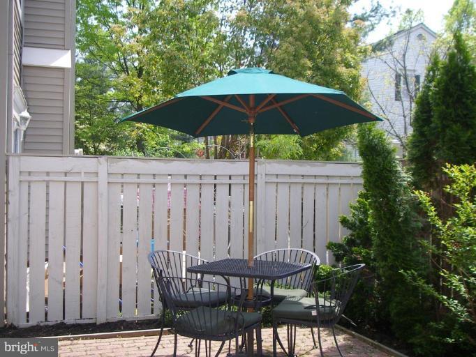 2338 Hunters Square Court Reston, VA 20191 - Photo 8 of 22 Fenced in patio