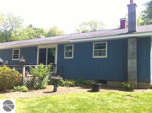 1819 Lardie Road Traverse City, MI 49696 - Photo 13 of 19 1746652-12.JPG