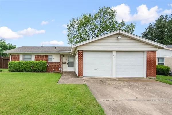 $229,900 | 613 Whitener Road, Euless, TX 76040