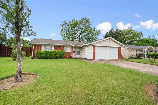 $229,900 | 613 Whitener Road, Euless, TX 76040