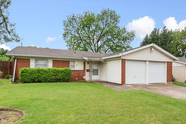 $229,900 | 613 Whitener Road, Euless, TX 76040