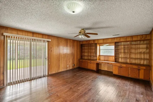 $229,900 | 613 Whitener Road, Euless, TX 76040