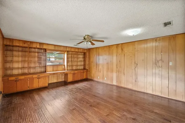 $229,900 | 613 Whitener Road, Euless, TX 76040