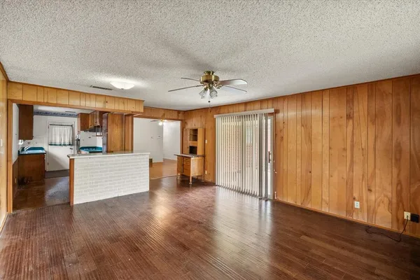 $229,900 | 613 Whitener Road, Euless, TX 76040