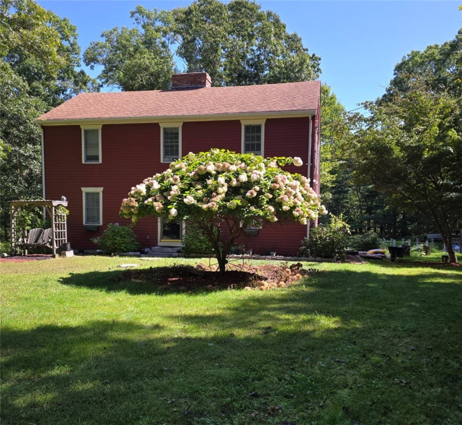 522 Williams Crossing Road Coventry, RI 02816 - Photo 2 of 10
