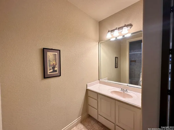 $4,750 | 402 Cameron Circle, San Antonio, TX 78258