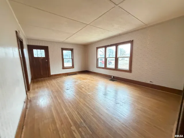 $75,000 | 889 Jefferson Street, Galesburg, IL 61401