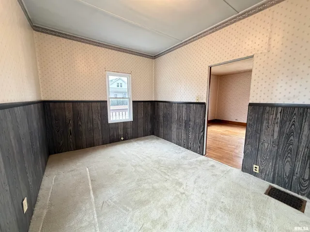 $75,000 | 889 Jefferson Street, Galesburg, IL 61401