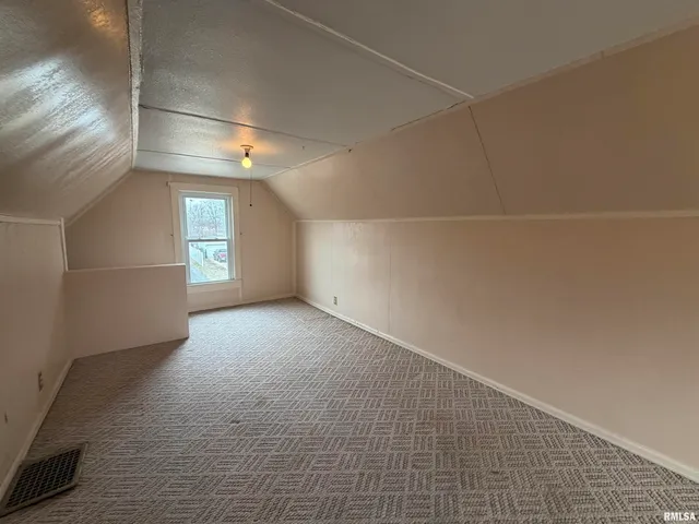 $75,000 | 889 Jefferson Street, Galesburg, IL 61401