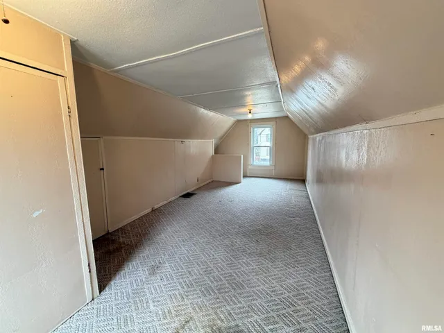 $75,000 | 889 Jefferson Street, Galesburg, IL 61401