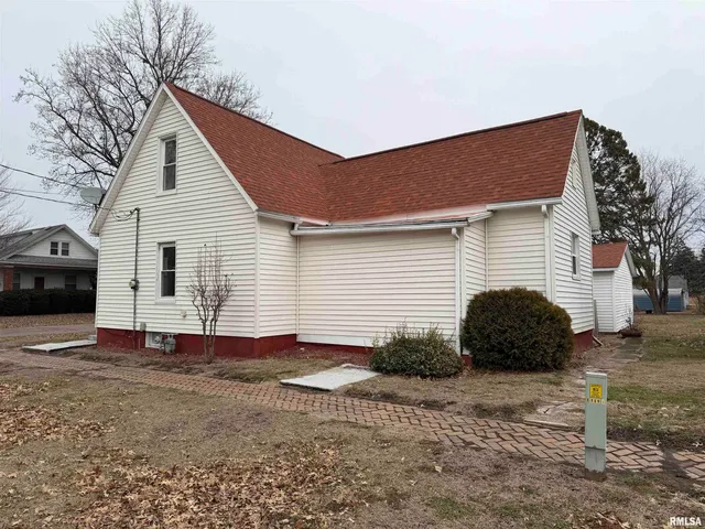 $75,000 | 889 Jefferson Street, Galesburg, IL 61401