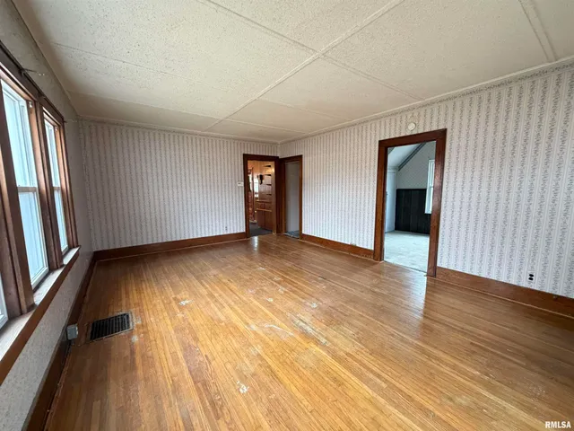 $75,000 | 889 Jefferson Street, Galesburg, IL 61401