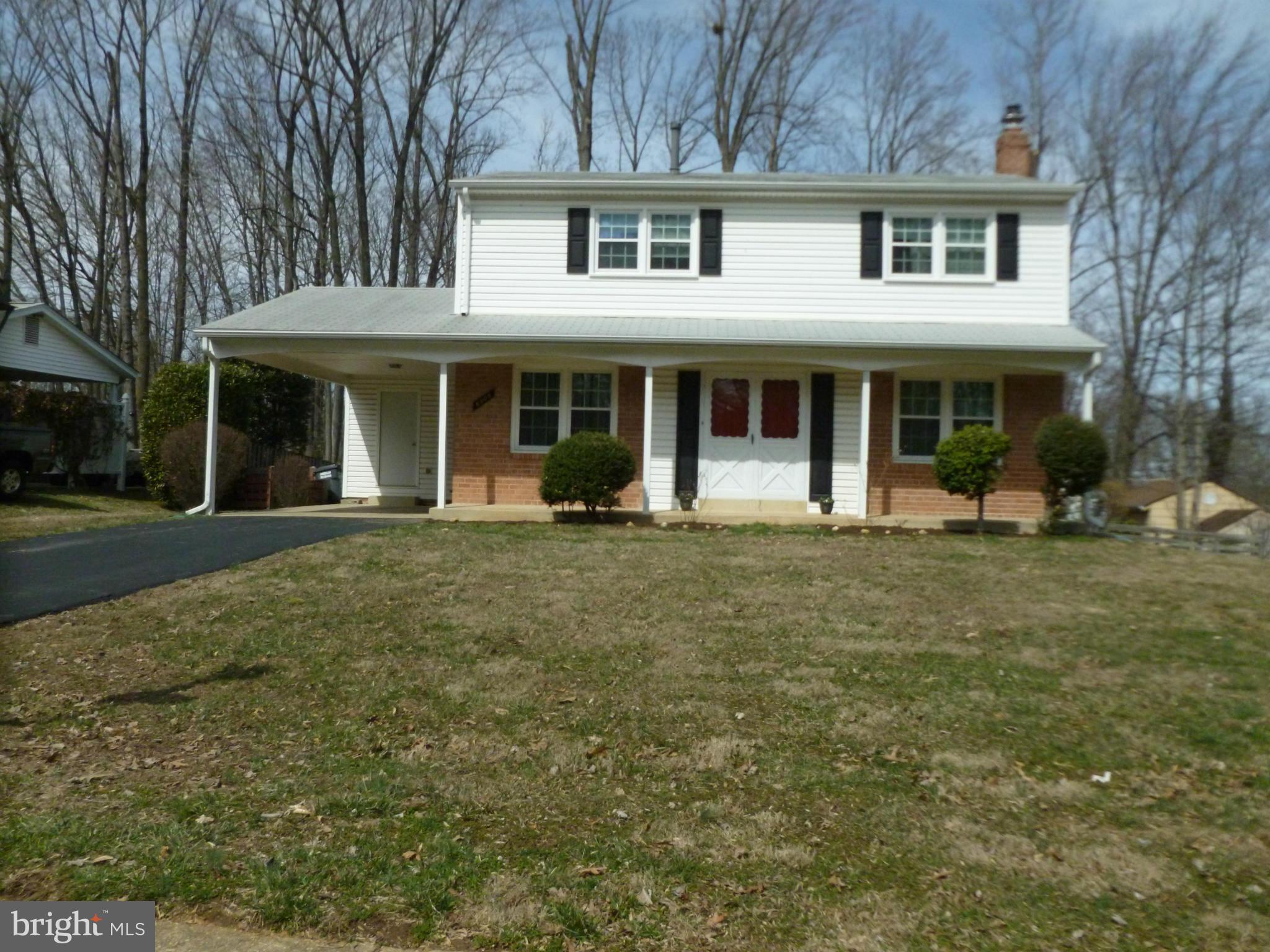 6905 Sydenstricker Road Springfield, VA 22152 - Photo 2 of 25 Large Front Yard