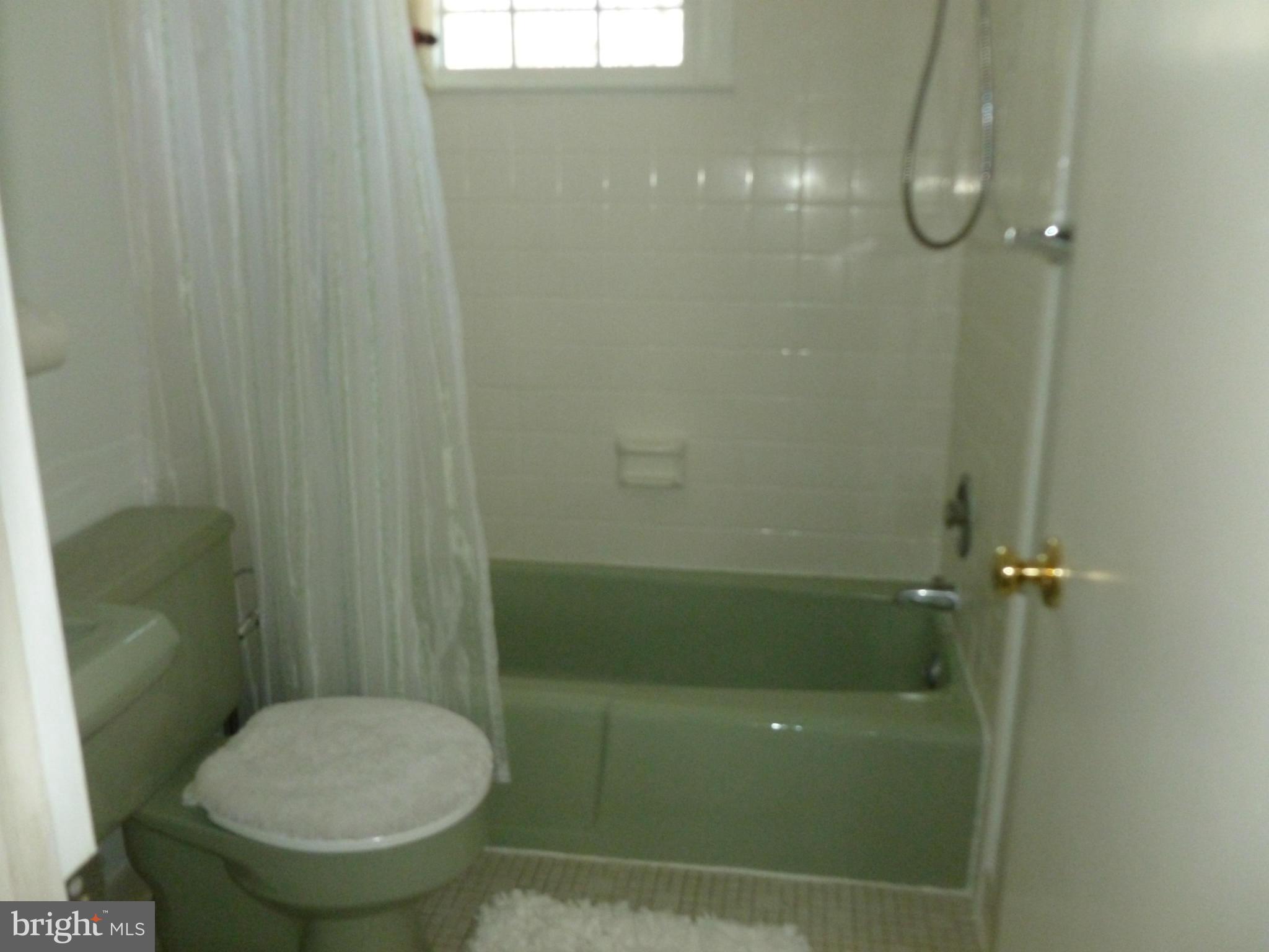 6905 Sydenstricker Road Springfield, VA 22152 - Photo 20 of 25 Hall Bath