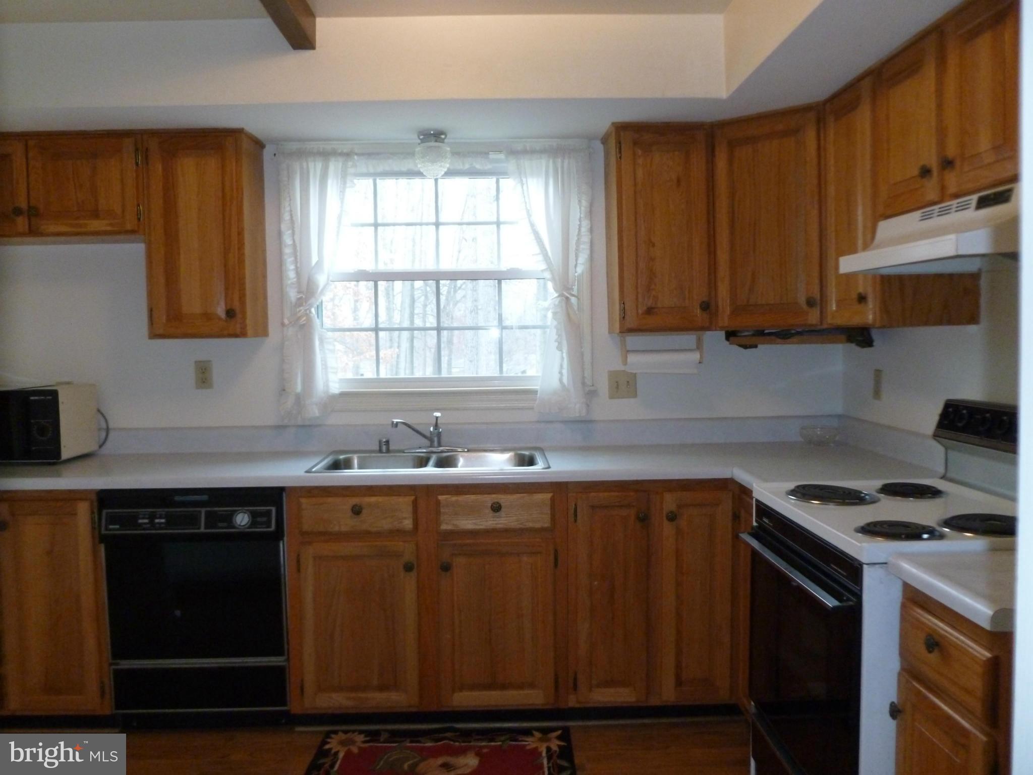 6905 Sydenstricker Road Springfield, VA 22152 - Photo 8 of 25 Kitchen