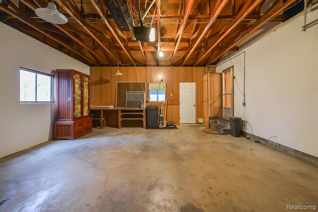 9777 Dexter-Pinckney Road Pinckney, MI 48169 - Photo 15 of 51
